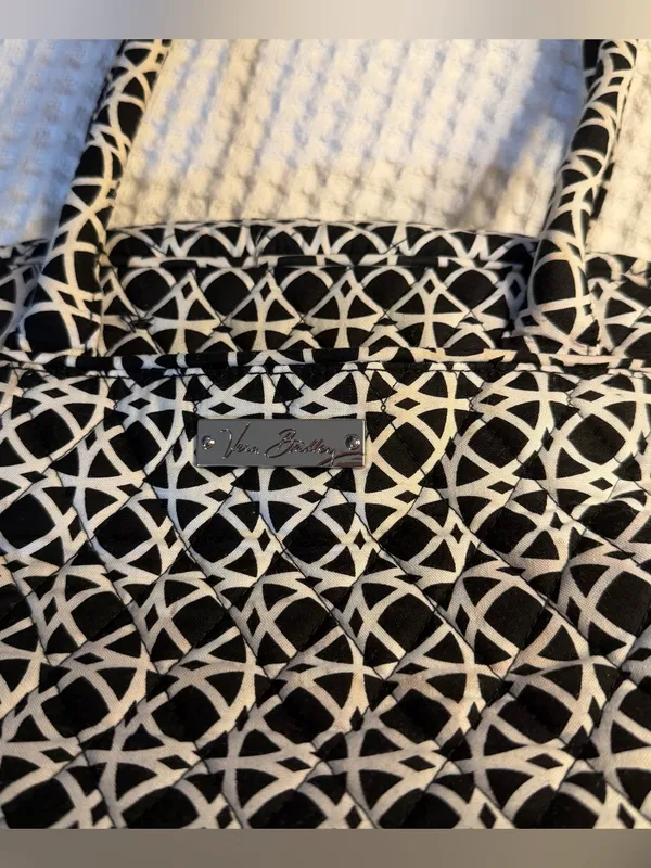 Vera Bradley Black & White Insulated Lunch Bag - Image 2