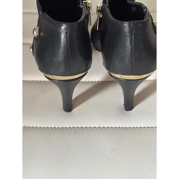 Vince Camuto Black Leather Ankle Booties Gold Hardware Stiletto Heel Size 7M - Image 7