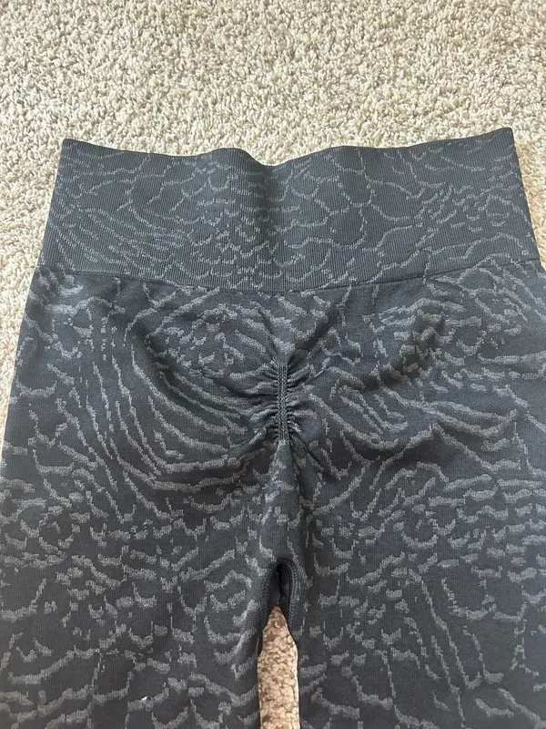 Gymshark shorts - Image 4