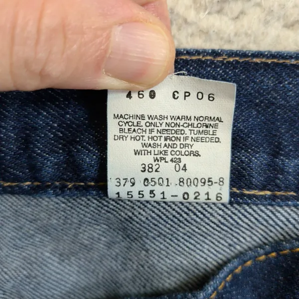 Vintage Y2K Levis 550 Relaxed Fit Tapered Leg High Rise Dark Wash Made in USA 6 - Image 8