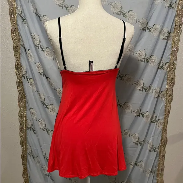 Victoria's Secret Red and Black Lace Chemise - Image 3