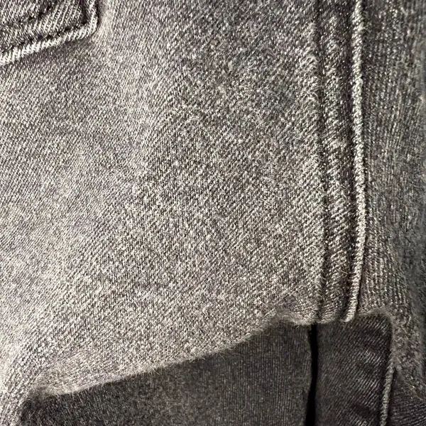 Good American Women's Distressed Black Cropped Jeans Size 10 - Image 5