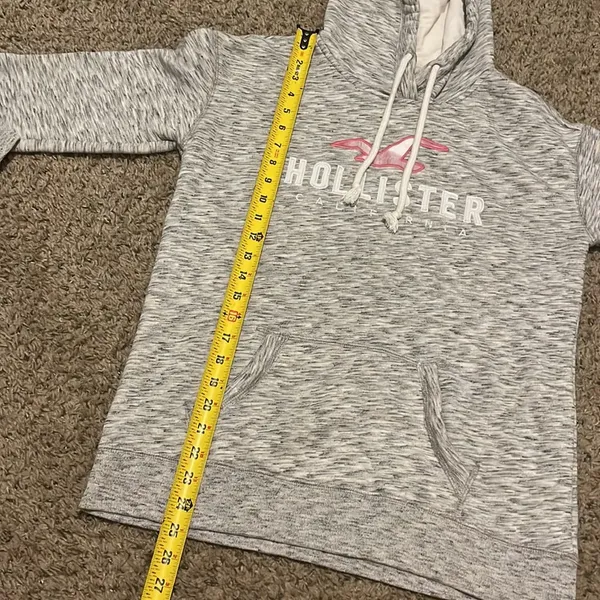 Thick Hollister hoodie for women, size medium - Image 7