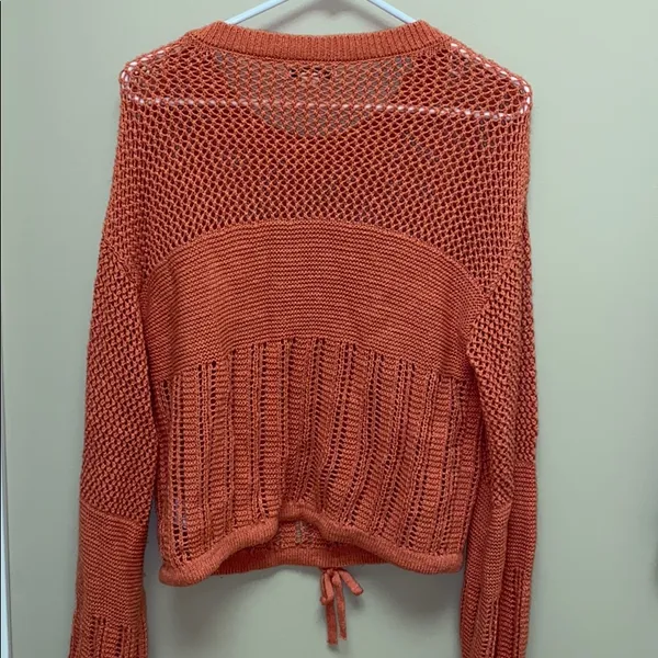 American Eagle coral colored sweater - Image 4
