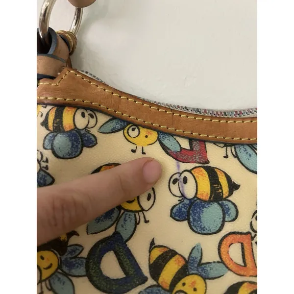 RARE VTG Y2K Dooney & Bourke Bumble Bee Print Shoulder Bag Leather canvas - Image 5