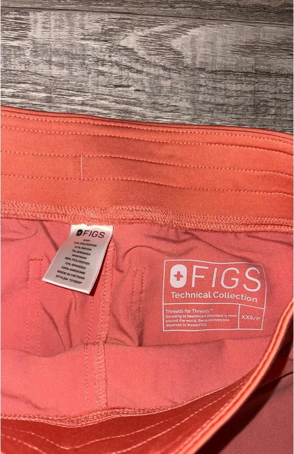 FIGS Scrubs Set - Image 2