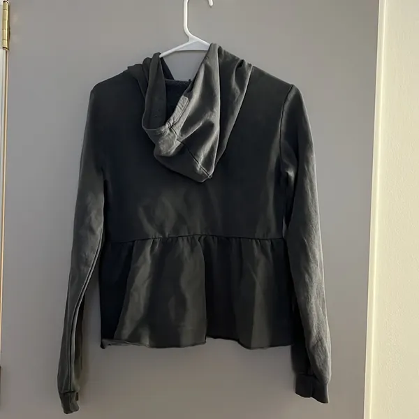NWOT Women’s Maurices Gray Hooded Sweatshirt Size S - Image 5
