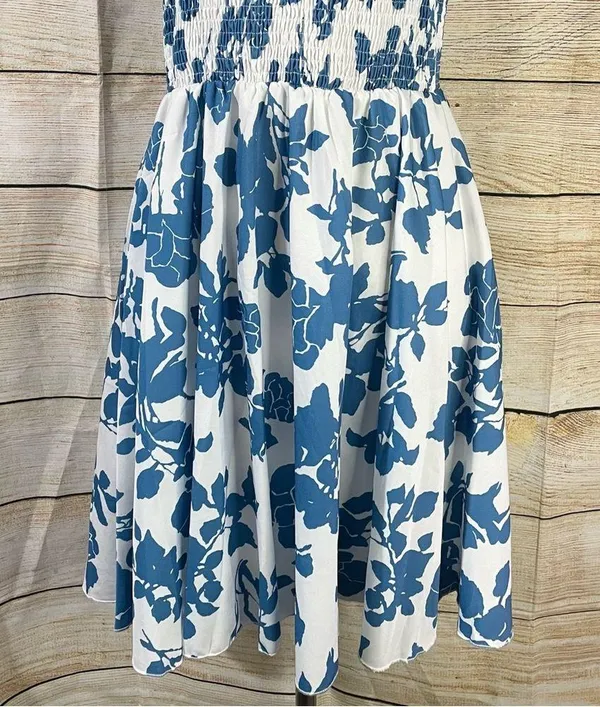 SheIn floral halter shirred waist A-line blue dress womens Size Large - Image 7