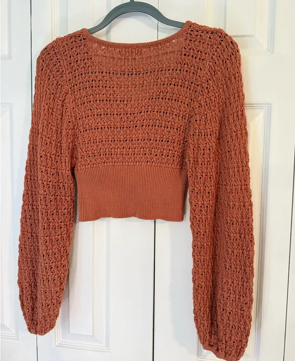 Altar'd State Crochet Knit V Neck Sweater Too Balloon Sleeve Crop XS - Image 3