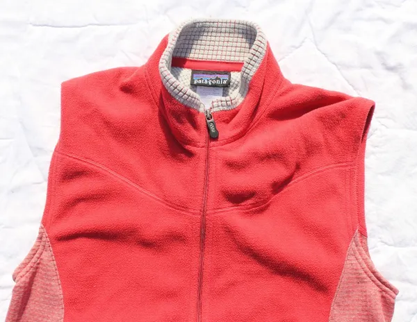 Patagonia Women's Red R2 Regulator Polartec Thermal Pro Fleece Vest - Image 3