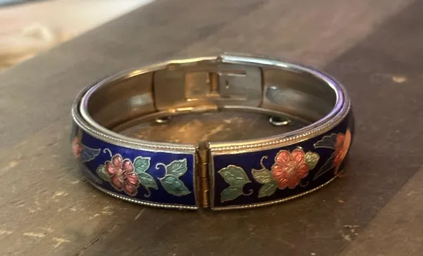 Vintage birds and flowers cloisonné hinged bangle bracelet - Image 6