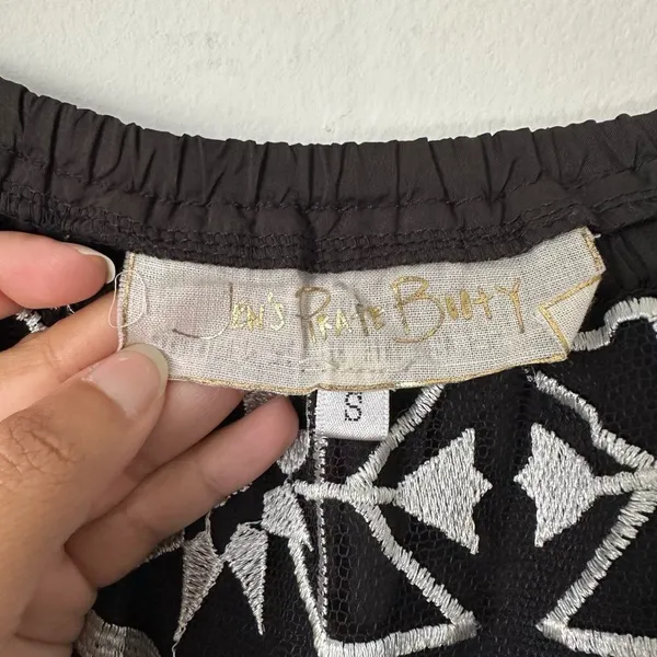 Jen's Pirate Booty‎ Embroidered Long Sleeve Metallic Silver Off Shouder Top Boho - Image 3