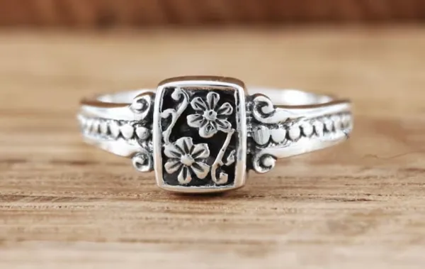 & Other Stories Women’s Stainless Steel Silver Bohemian Flower Design Ring Size 7 - Image 2
