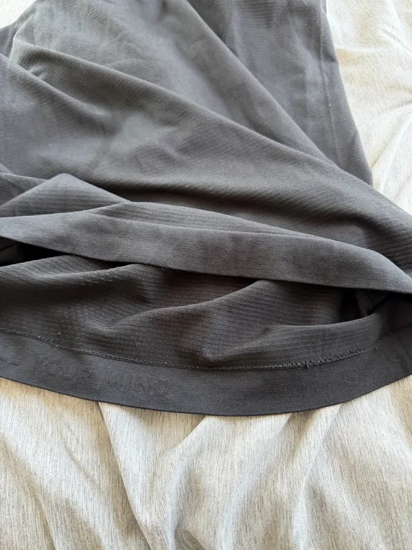 Lululemon Swiftly Tech Long Sleeve 2.0 Black Top Womens 6 Running Workout - Image 2