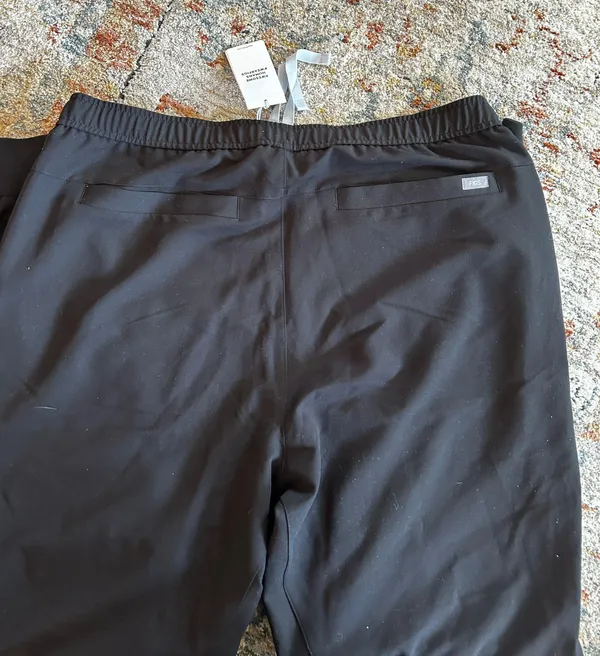 FIGS Jogger Scrub Pants - Image 9