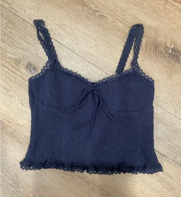 Edikted Navy Top Lace - Image 3