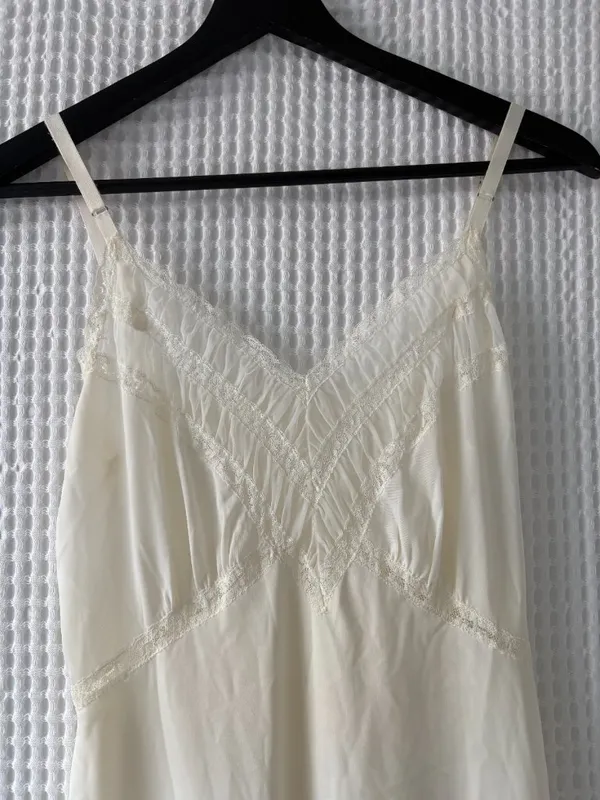 Vintage ivory slip dress lace ruffle demure fairycore retro small READ - Image 4