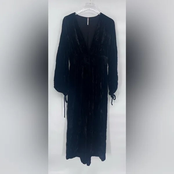 FREE PEOPLE SzS TRUE LOVIN LONG SLEEVE WIDE-LEG VELVET‎ JUMPSUIT BLACK - Image 3