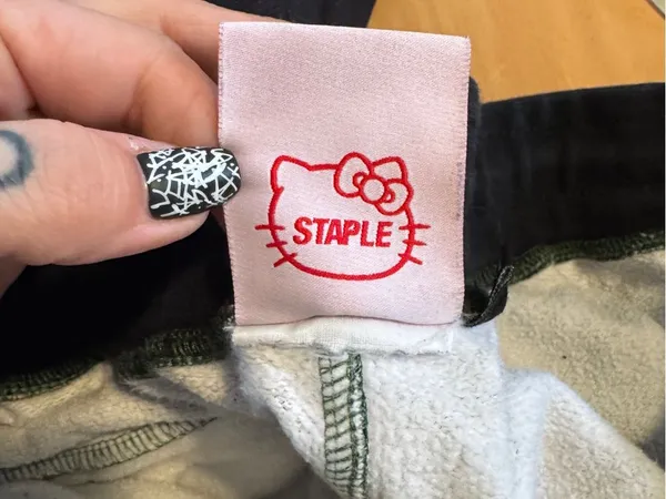 Hello Kitty X Staple Pigeon Camo Sweatpants- XL - Image 8