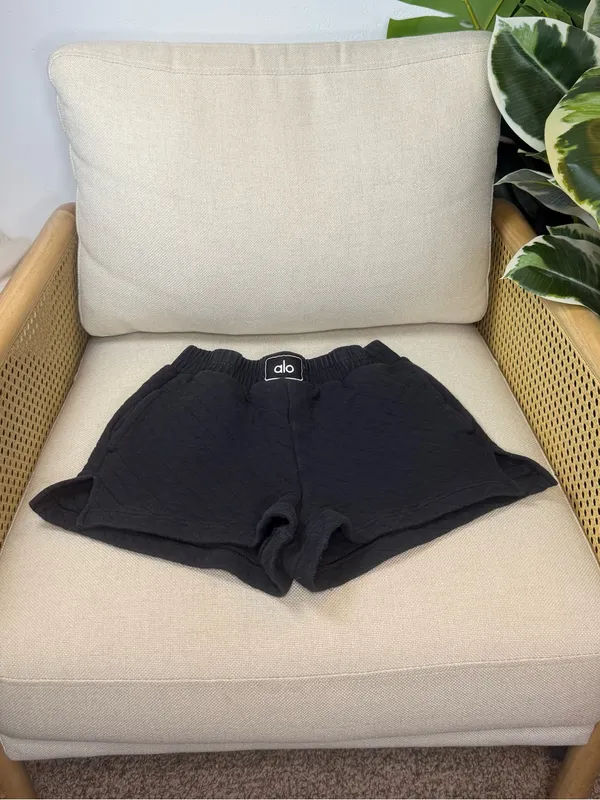 Alo Yoga Quilted Arena Boxing Short 2" Size XXS - Image 3