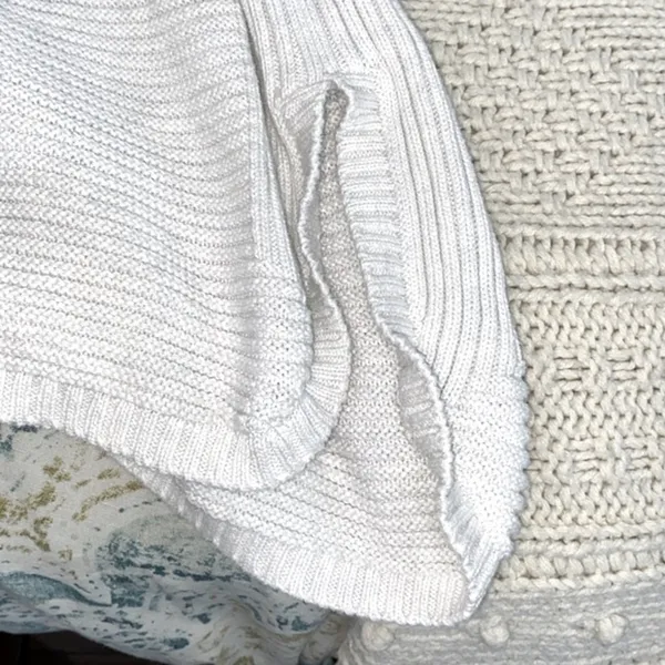 Akini knit sweater size medium - Image 8