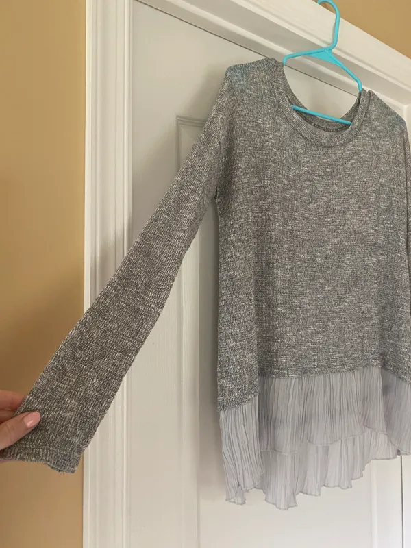 Abercrombie Grey Flowy Sweater - Image 2