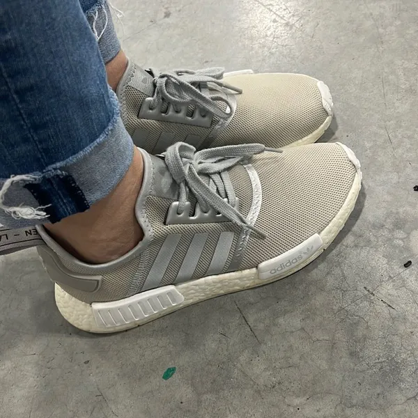 ‎ADIDAS NMD R1 in Chalk Grey - Image 2