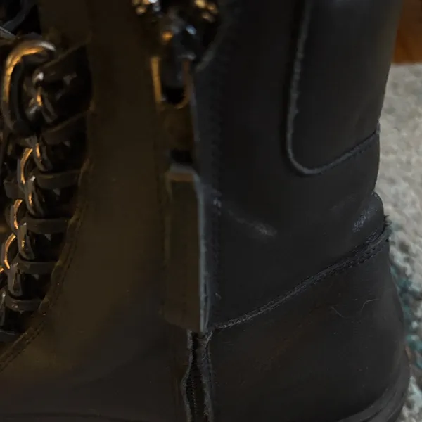 Zara Black Ankle Boots with Chain Accents - Image 11