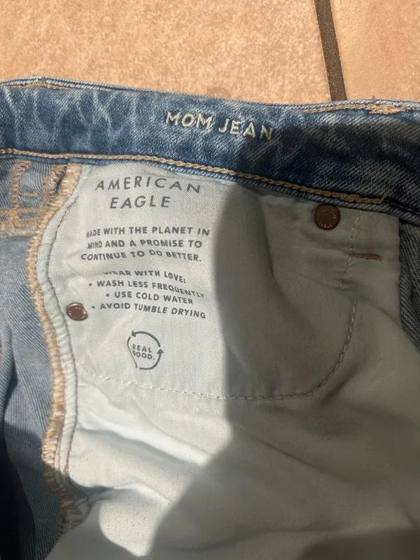 American Eagle Mom Jeans Ripped - Image 5