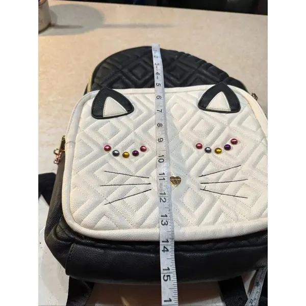 Betsey Johnson "Papparazzi" quilted backpack kitten face - Image 6