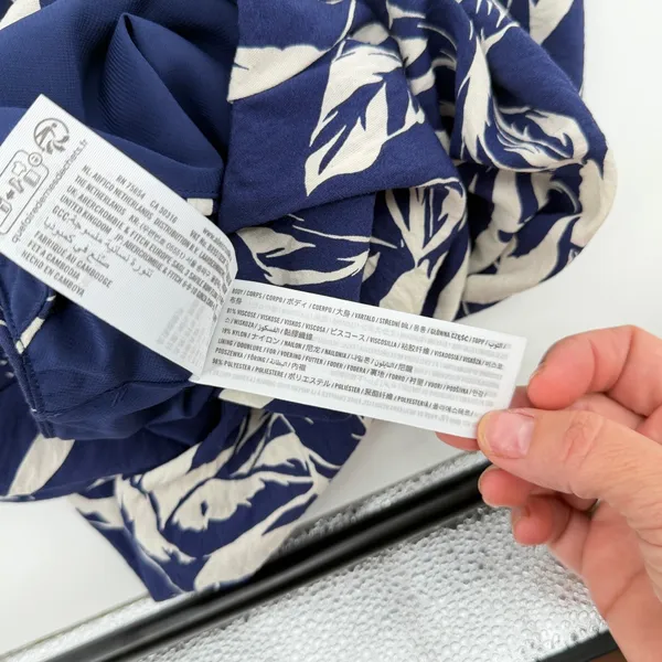 Abercrombie &‎ Fitch Blue White Floral Tropical Midi Skirt Petite Medium MP Slit - Image 4