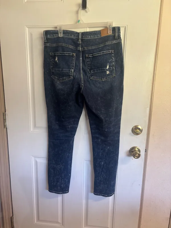 30 x 28 BKE Ellie High Rise Distressed/Ripped dark wash Mom Jean - Image 2