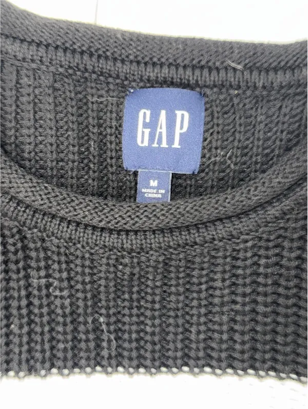 Size Medium Gap Women's Roll Neck Sweater - Image 4