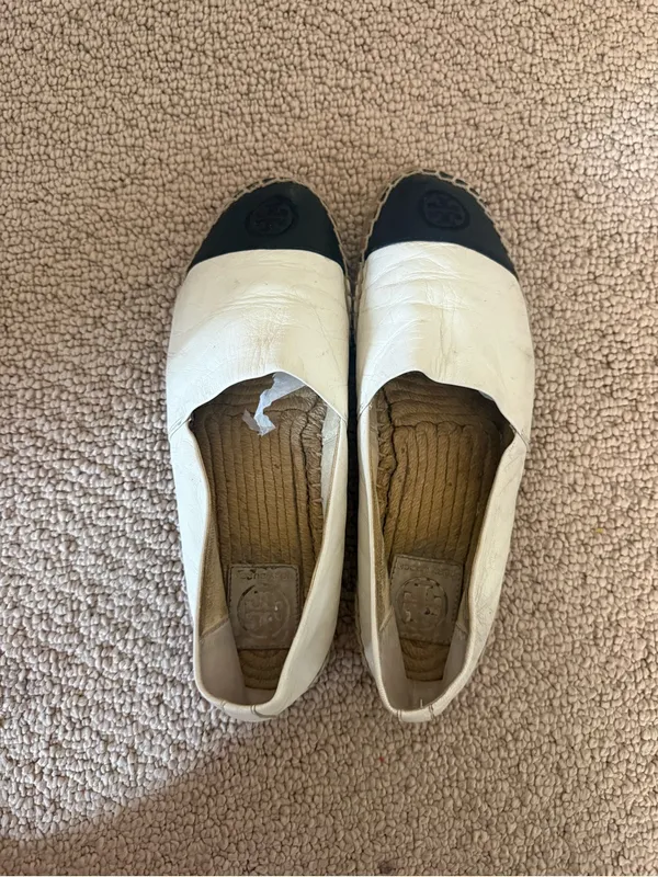 Tory Burch Two-Tone White Leather Espadrille Flats with Black Cap Toes - Image 3