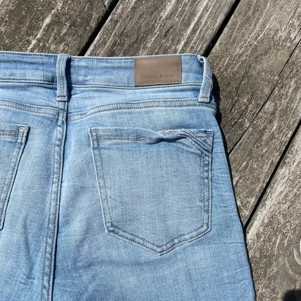 Buckle Light Blue Cropped Ankle Jeans - Image 8