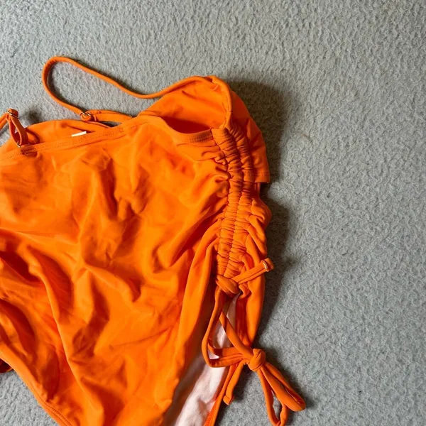 Swimwear Womens M Orange Cut Out Spaghetti Strap One Piece Swimsuit NEW‎ - Image 4