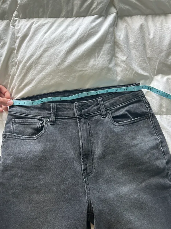 American Eagle Dark Wash Mom Jeans - Image 4