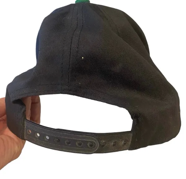 Vintage Notre Dame Fighting Irish Snap Back Baseball Hat Cap Black Green - Image 3