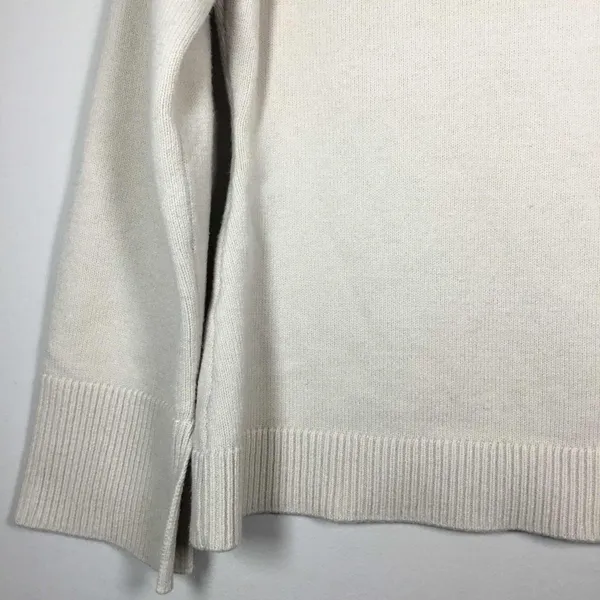 H&M Off White Minimalist Clean Girl Knit V Neck Oversized Sweater S Autumn Fall‎ - Image 4