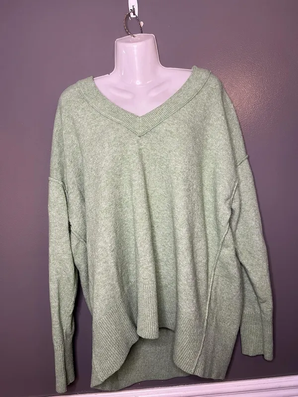 Aerie Sweater Womens Medium Green V Neck Relaxed Knit Pullover Cozy Oversized - Image 2