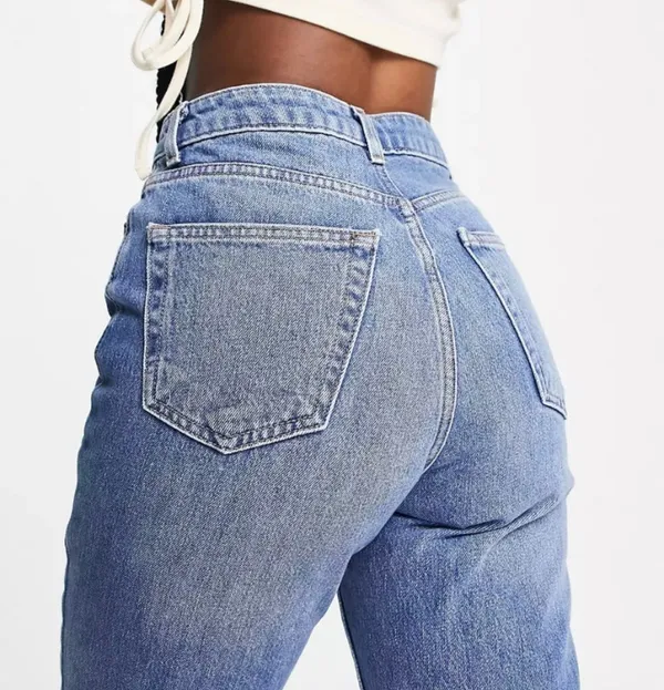 Esmara vintage inspired 90s mom-jean inspo fashion jeans in mid blue size 34 - Image 3