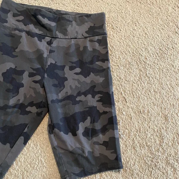 Wild Fable Gray/Back Camouflage Biker Shorts - Image 2