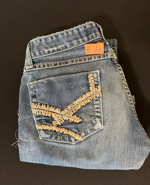 Buckle  Stella Bootcut Jeans - Image 10