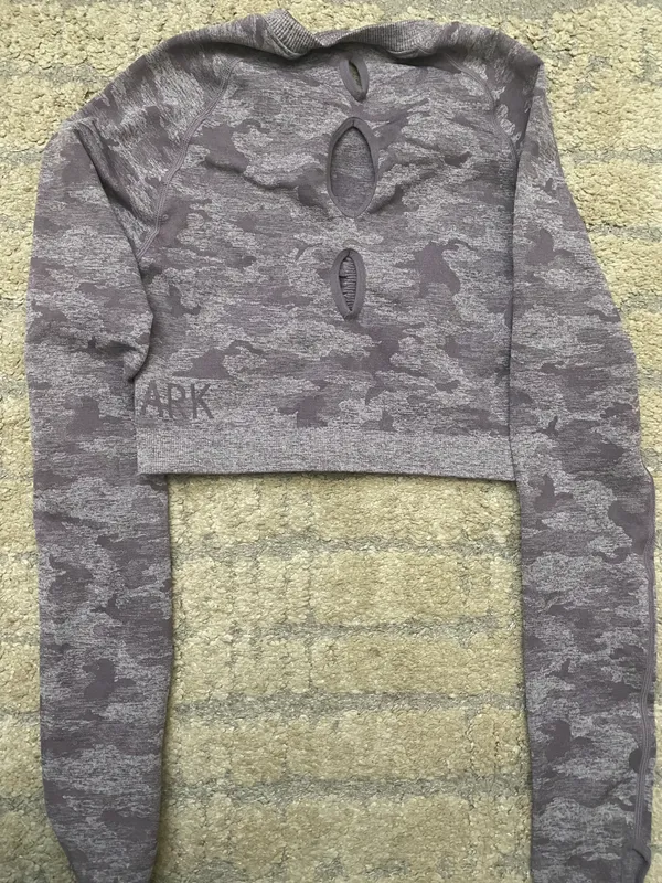 Gymshark Cropped Long Sleeve - Image 4