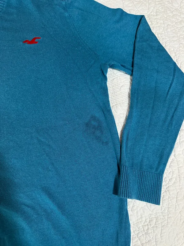 Hollister long sleeve sweater - Image 4