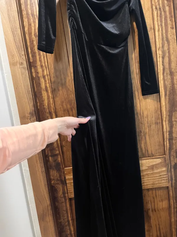 SheIn Black Velvet Long Sleeve Dress - Image 4