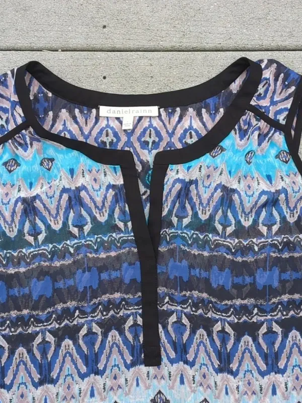 Daniel Rainn V-Neck Sheer High Low Sleeveless Blouse - Image 8