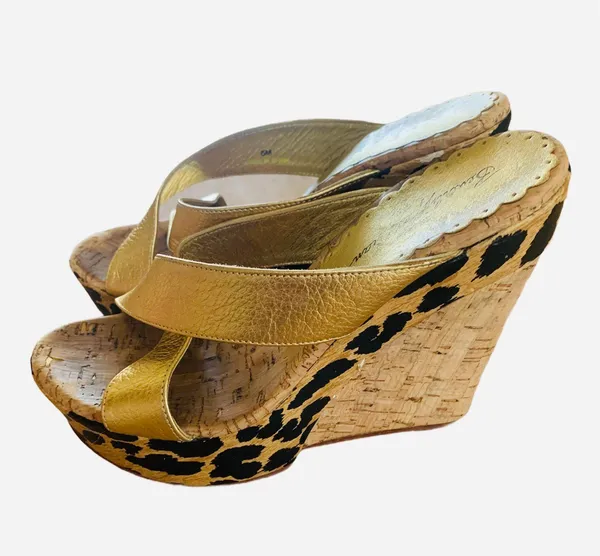 Beverly Feldman Sandals Gold Wedges Platform Size 6 - Image 4