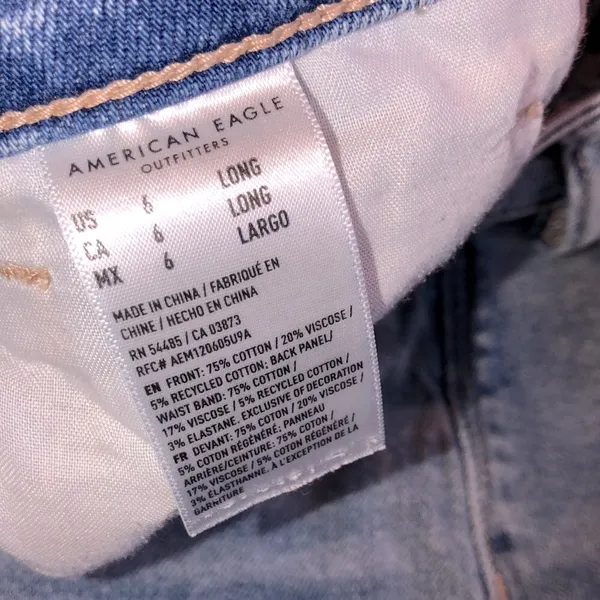 American Eagle MOM jeans size 6 long distressed - Image 4