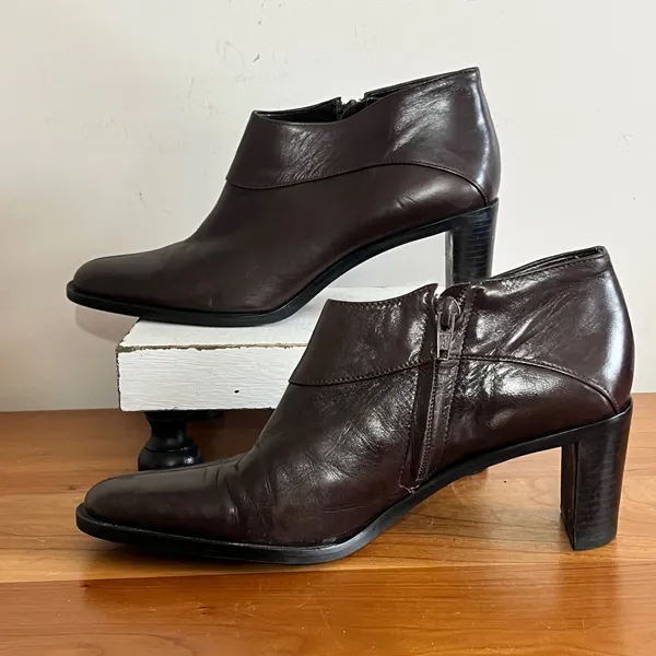 Etienne Aigner Donnie Brown Leather Square Toe Ankle Boots Womens 7M Brazil‎ - Image 2